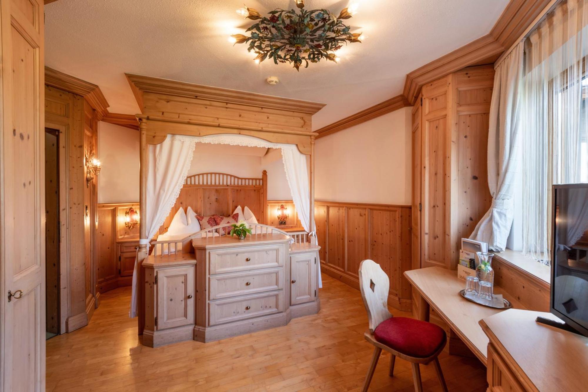Hotel Tiroler Stuben Worgl Exterior photo